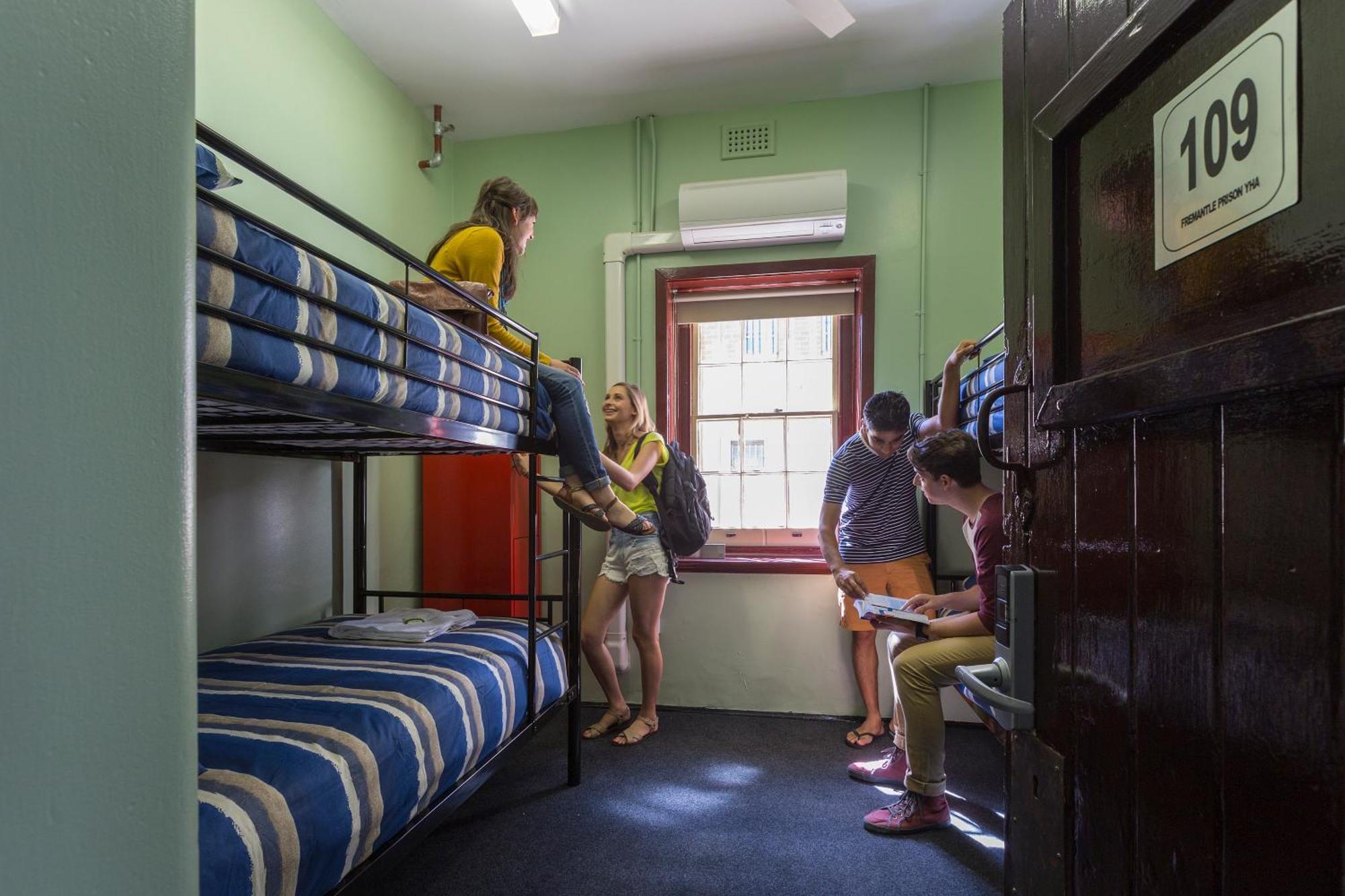 ฟรีแมนเทิล พริเซิน วายเอชเอ Hostel ภายนอก รูปภาพ