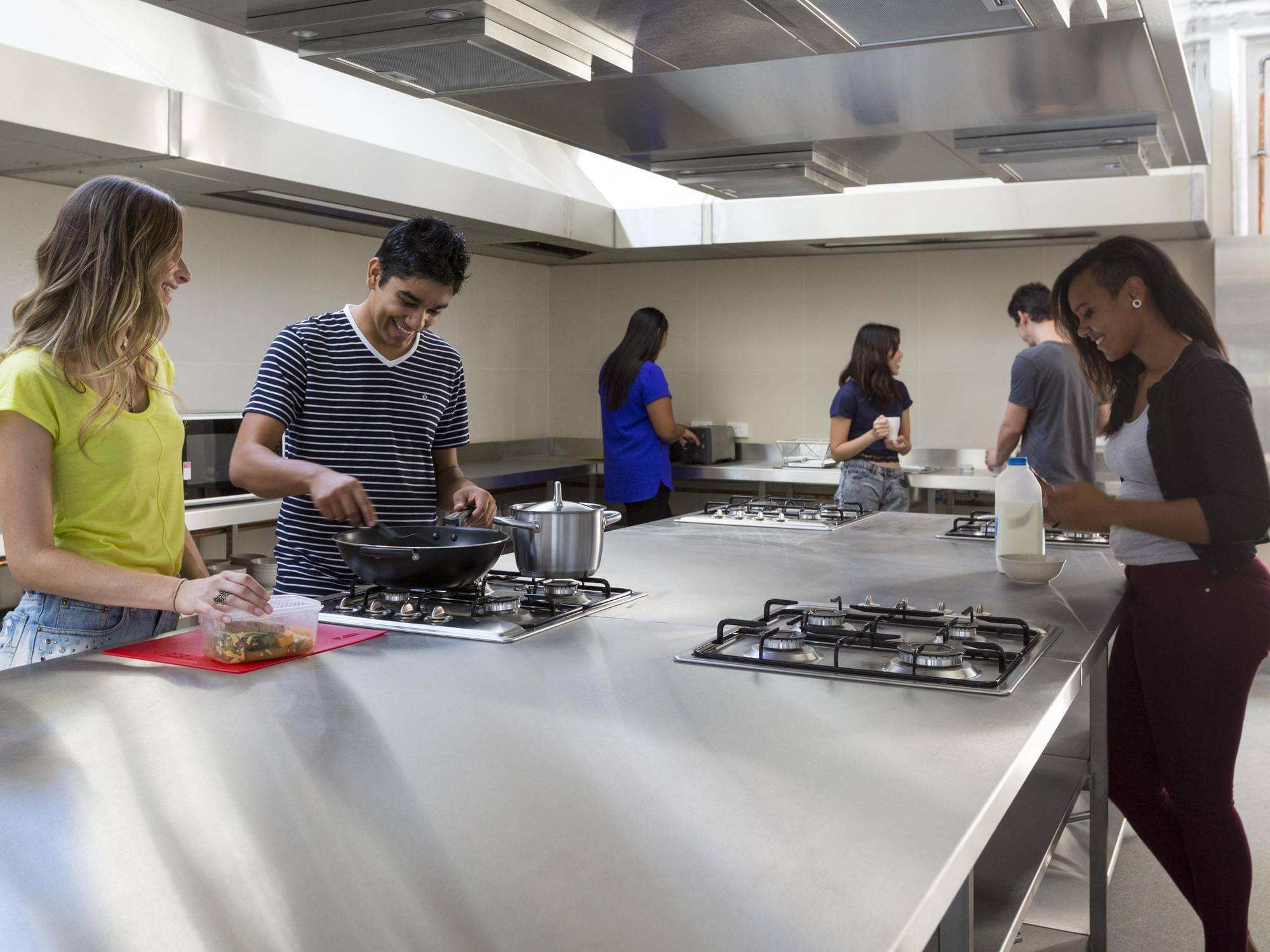 ฟรีแมนเทิล พริเซิน วายเอชเอ Hostel ภายนอก รูปภาพ